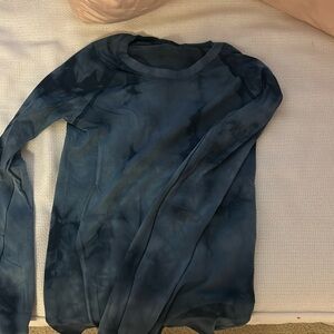 Lululemon Swiftly tech long sleve tye dye navy.